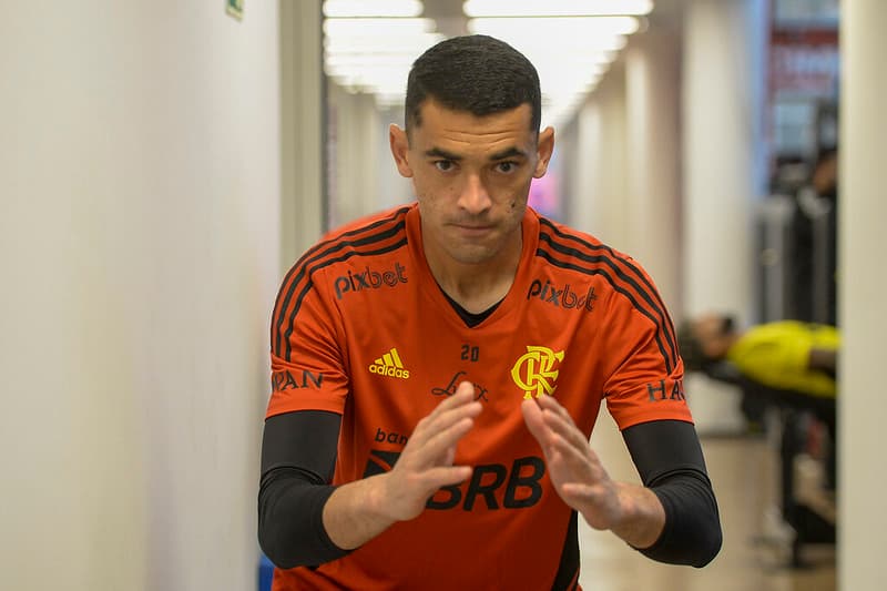 Santos destaca importância de vencer a Supercopa e faz pedido à Nação