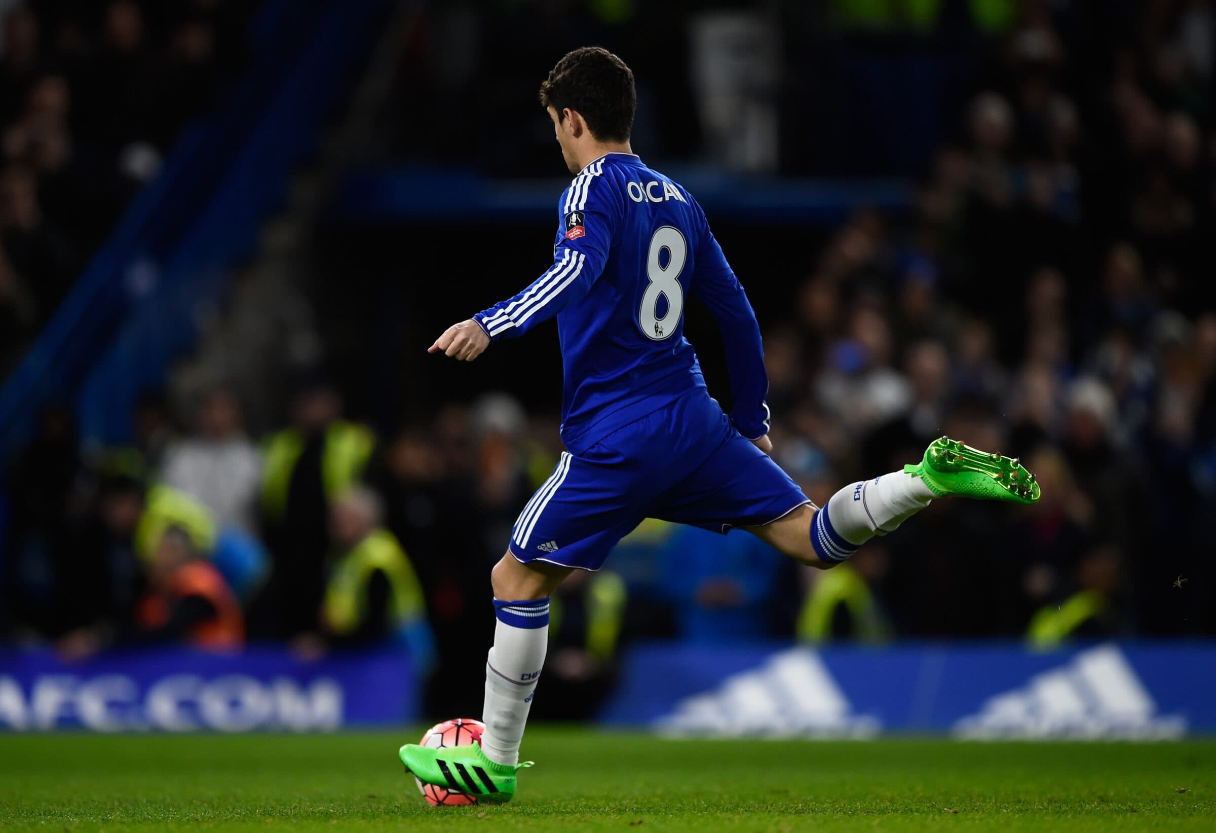 Oscar estaria muito próximo de vestir a camisa do Flamengo