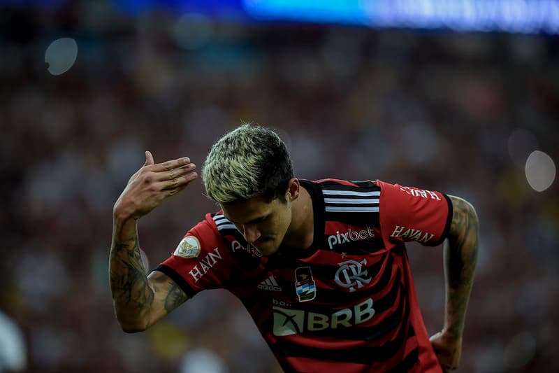 Pedro fechou o caixão do Athletico-PR com o quinto nos acréscimos!