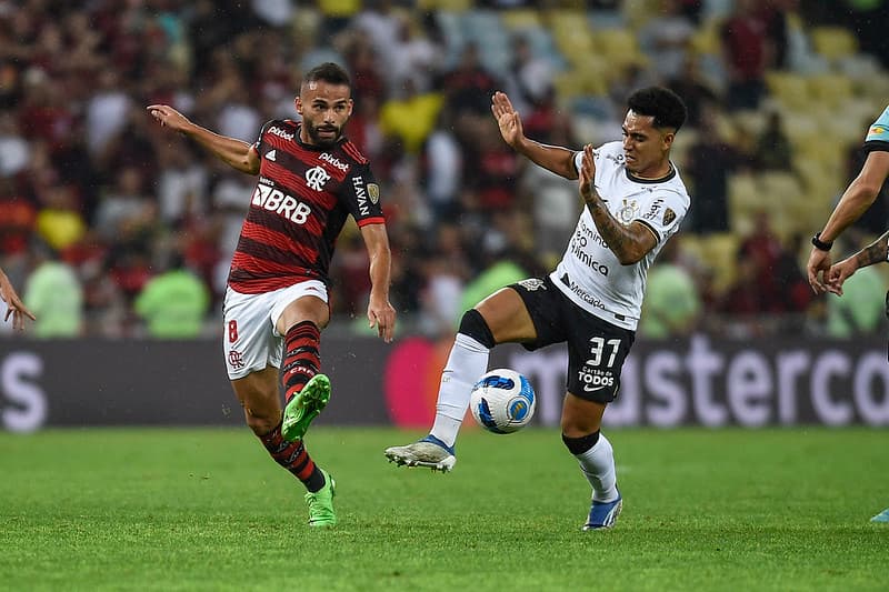 Thiago Maia mostra ser peça fundamenta no Flamengo e lidera números em estatísticas