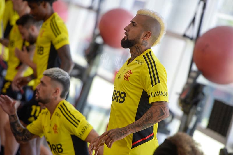 Vidal, Pulgar, Varela e Cebolinha foram as contratações do Flamengo no segundo semestre