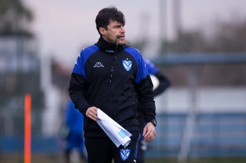 Técnico Medina, do Vélez Sarsfield, adversário do Flamengo na semifinal da Libertadores