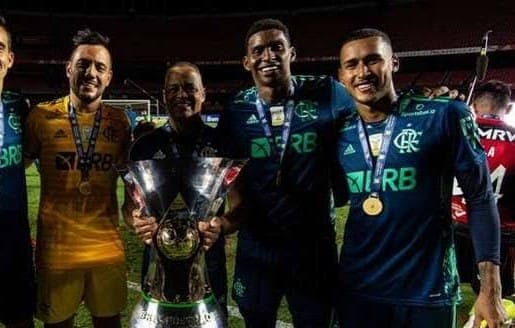 Goleiros do Flamengo comemoram título brasileiro