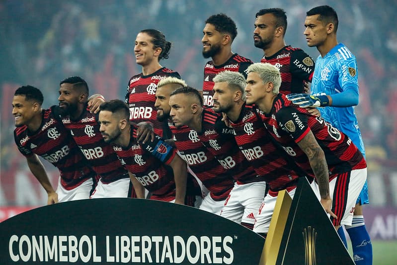 Flamengo vence Vélez Sarsfield com gols de Pedro e Marinho