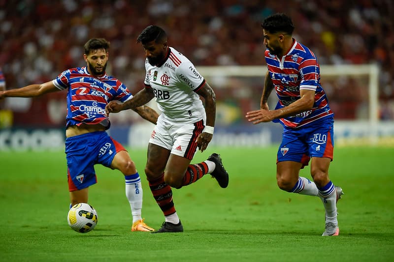 Rodinei não repetiu as boas atuações e foi substituído por Matheuzinho