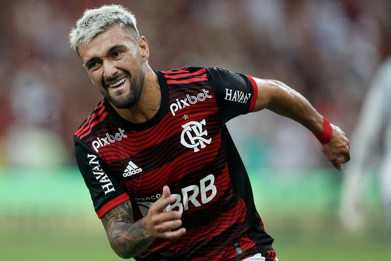Confira em detalhes o golaço de Arrascaeta, que garantiu a vitória do Flamengo sobre o São Paulo pela Copa do Brasil