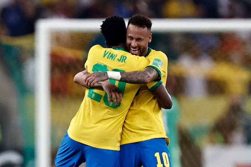 Neymar e Vinícius Júnior comemorando gol pela Seleção Brasileira