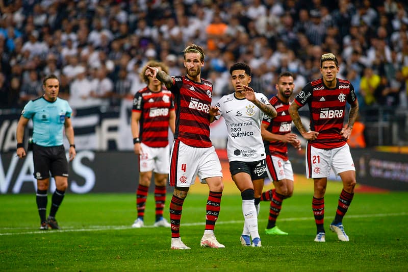 Bernardo Ramos, Mauro Cezar e Paulo Calçade projetam duelos entre Flamengo e Corinthians para o Mundo Bola - MundoBola