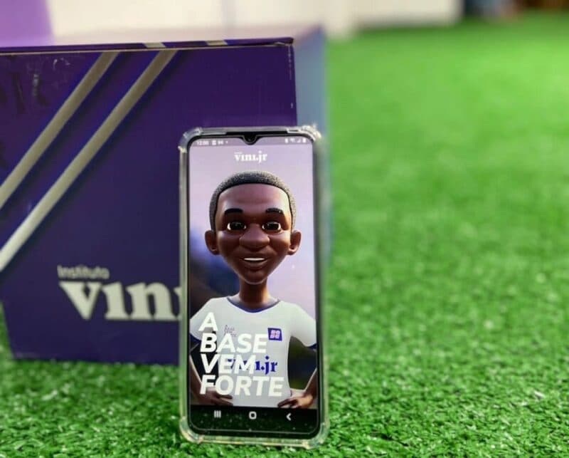 Vinícius Júnior usa projeto social para ajudar crianças carentes