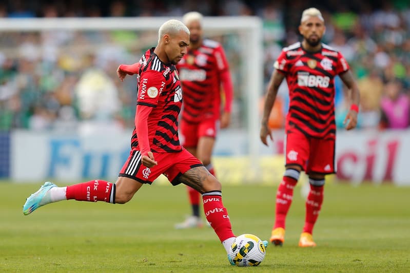 Matheuzinho em Coritiba x Flamengo