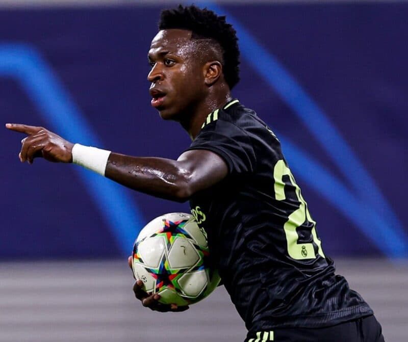 Vinícius Júnior comemora gol pelo Real Madrid, possível rival do Flamengo no Mundial