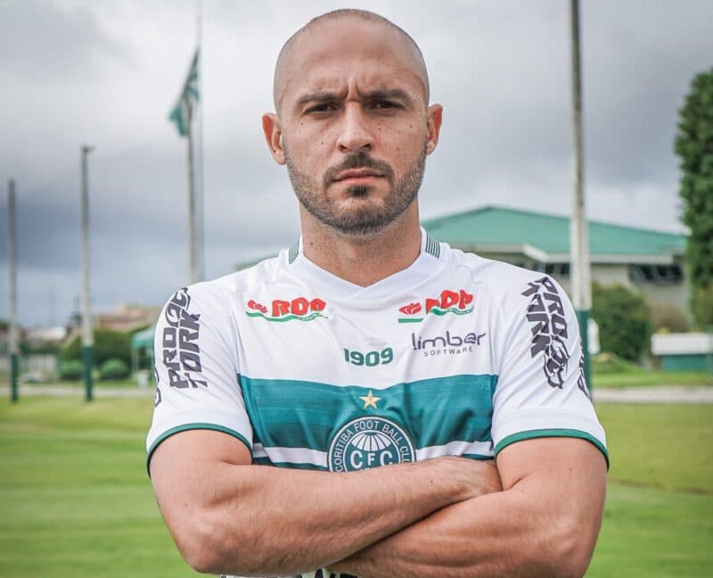 Régis do Coritiba, adversário do Flamengo