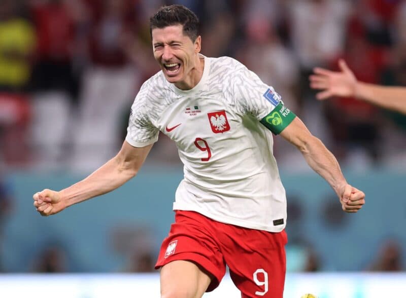 Lewandowski comemora gol da Polônia na Copa do Mundo