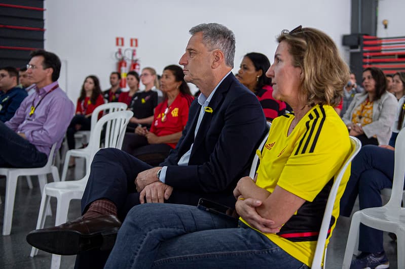 Diretora de Responsabilidade Social do Flamengo durante evento na Gávea - Ângela Landim, esposa do presidente Rodolfo Landim, atacou nordestinos após a eleição de Lula