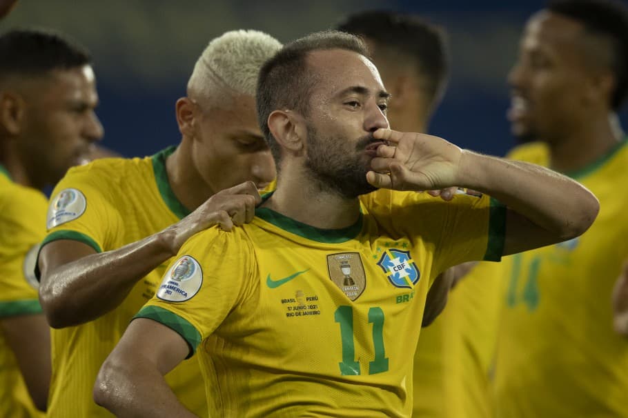 everton ribeiro está na seleção brasileira na copa