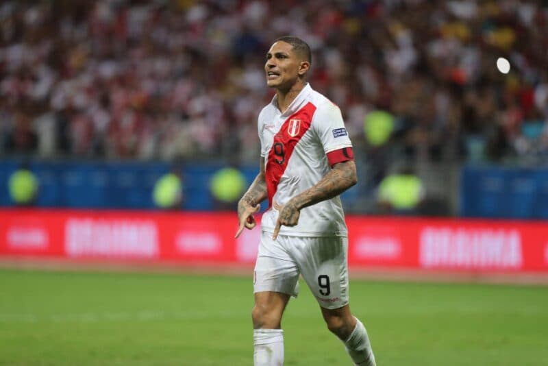 Paolo Guerrero jogou no Flamengo e agora vai defender o Racing