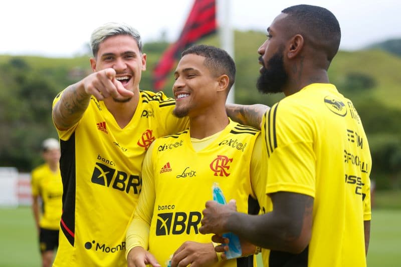 Jogadores do Flamengo durante treino no Ninho do Urubu. Foto: Marcelo Cortês/CRF