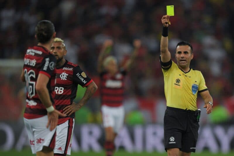 Conmebol define Piero Maza como árbitro de Independiente del Valle x Flamengo pela Recopa Sul-Americana