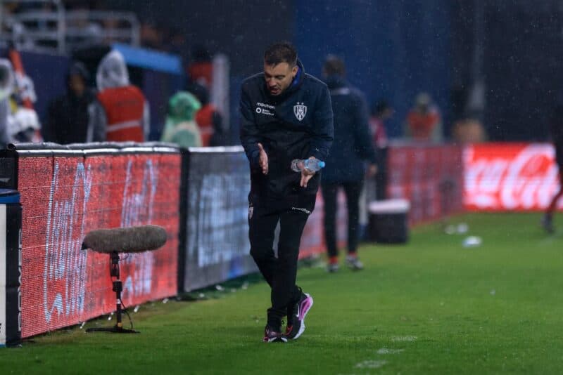Treinador do Independiente del Valle, Martín Anselmi ressaltou nível do Flamengo para valorizar vitória na Recopa