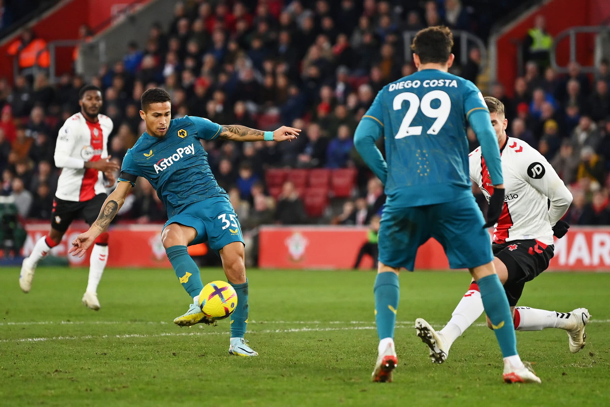 João Gomes pelo Wolverhampton