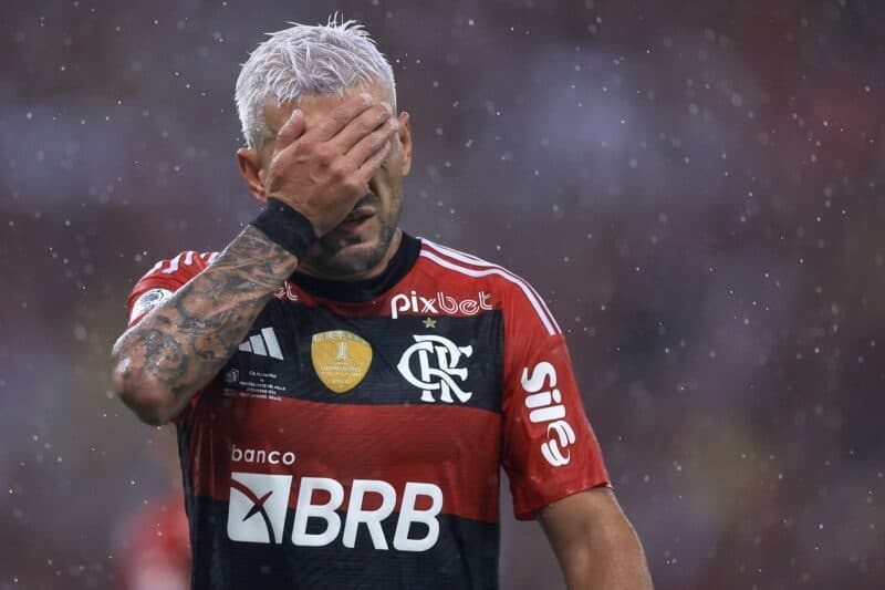 Arrascaeta em jogo do Flamengo; lesionado atleta perderá jogos pelo clube e aproveitamento do time cai nesta situação