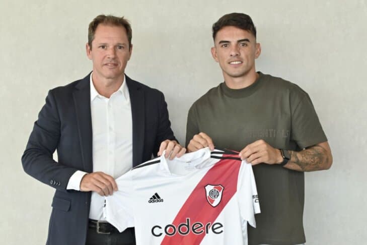 flamengo-river-plate-argentina-lateral-esquerdo-enzo-diaz-brasileirao-serie-a-2023-729x486