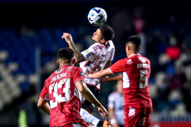 Pedro não fez gols pelo Flamengo de Sampaoli na partida contra o Ñublense