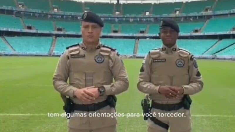 Polícia Militar da Bahia dá instruções a torcedores do Flamengo
