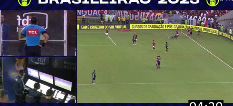 Édina Alves é chamada no VAR para revisar lance em Flamengo x Botafogo