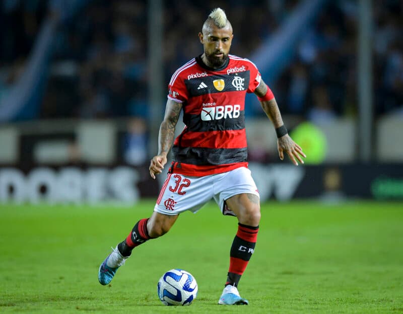 Arturo Vidal, ex-volante do Flamengo; chileno defenderá o Athletico-PR na próxima temporada