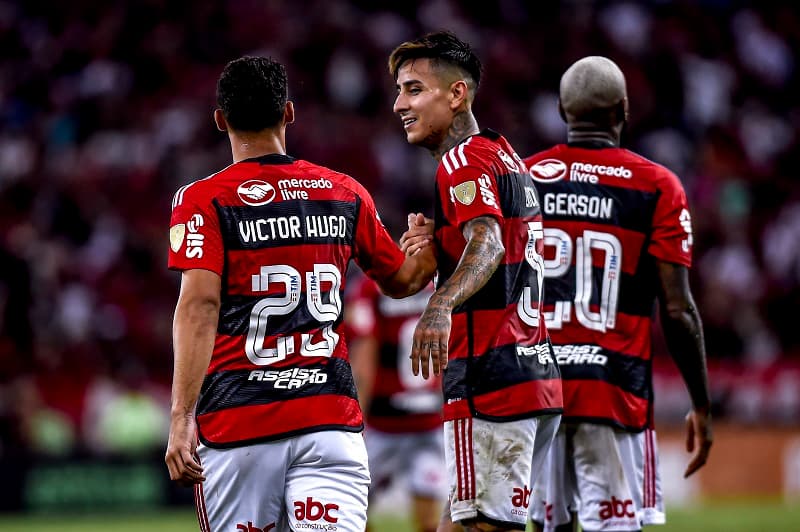 Victor Hugo, Pulgar e Gerson foram destaques na partida entre Flamengo e Racing pela Libertadores