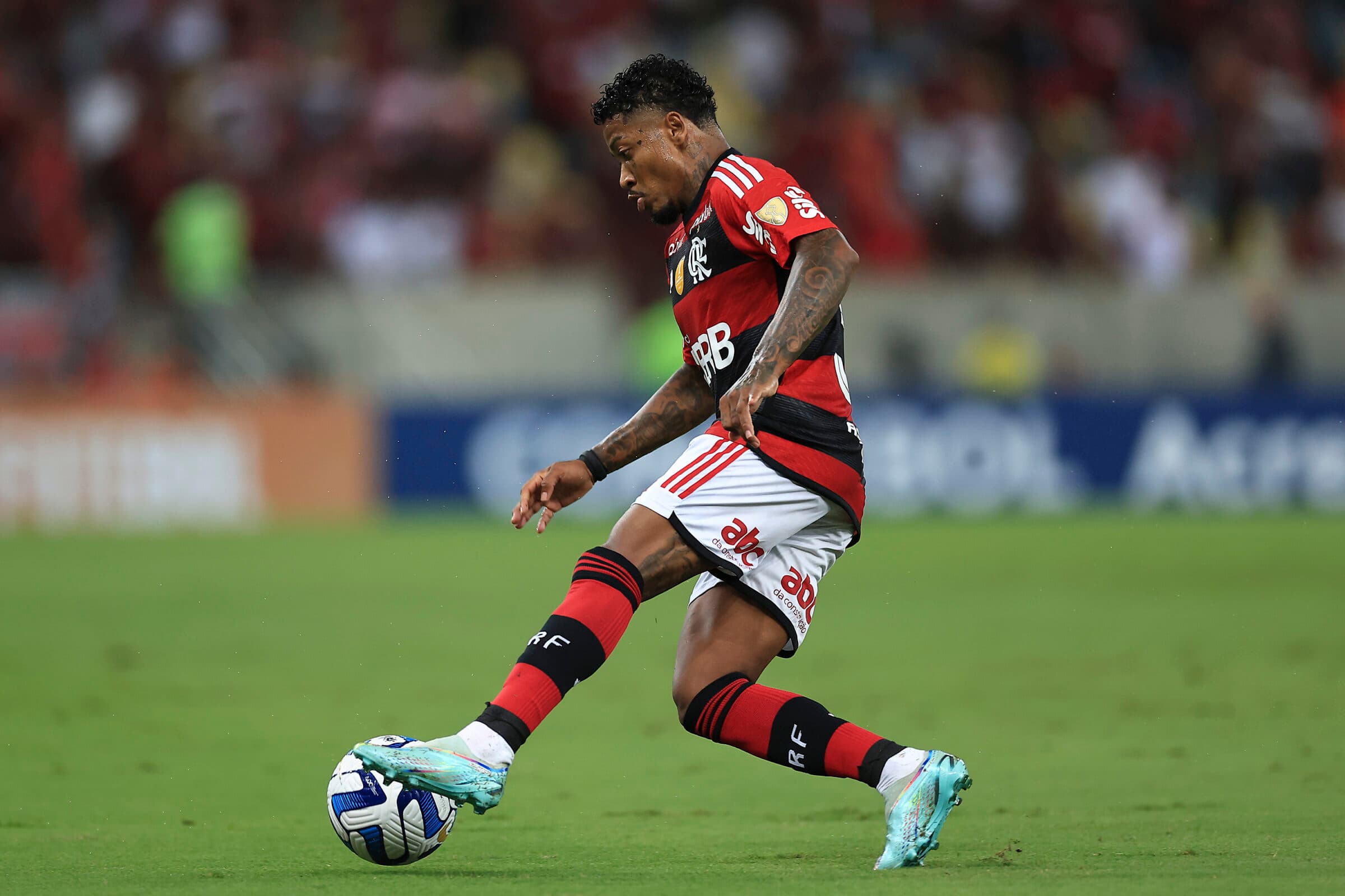 Marinho exige receber salários até dezembro para sair do Flamengo