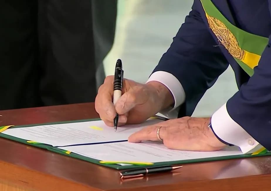 Na sanção da Lei Geral do Esporte, Lula veta trecho que obrigava clubes a repassar parte de salários e transferências de jogadores à Faap