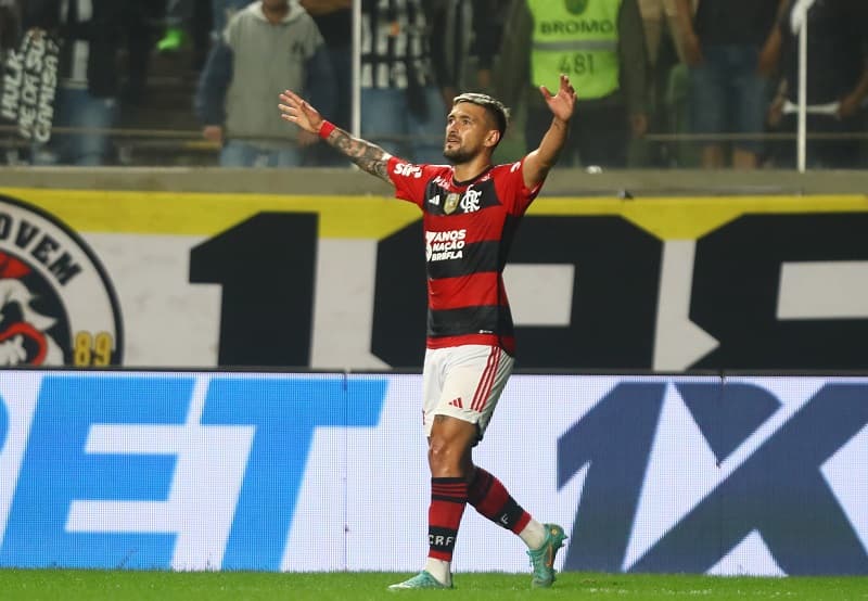 Arrascaeta promoveu a virada do Flamengo sobre o Atlético-MG em Belo Horizonte
