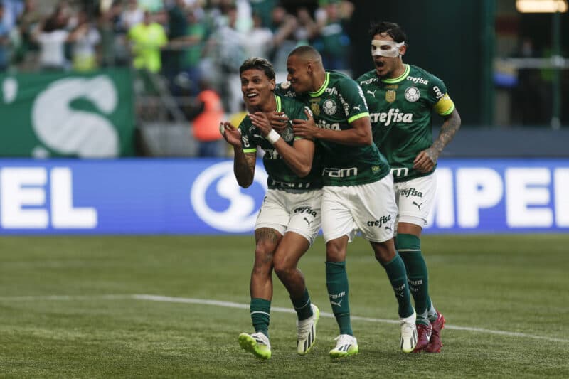 Richard Ríos comemora gol pelo Palmeiras