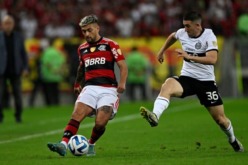 Flamengo e Olimpia se enfrentaram no Maracanã, pela Libertadores
