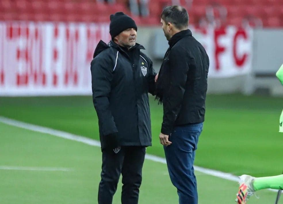 Jorge Sampaoli e Eduardo Coudet se encontraram no Brasileirão 2020