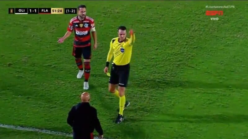 Jorge Sampaoli é expulso em Flamengo x Olimpia