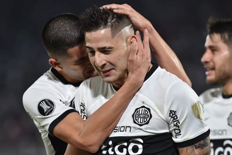 Guillermo Paiva, atacante do Olimpia, reforça o time contra o Flamengo na Libertadores