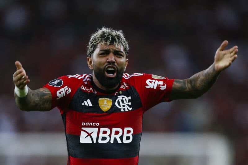 Conmebol denuncia Gabigol por falas após a partida entre Flamengo e Olimpia na Libertadores. Atacante falou sobre roubo e reclamou do árbitro