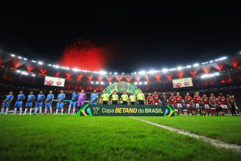 Onde assistir e prováveis escalações de Flamengo x Athletico-PR pelo Campeonato Brasileiro