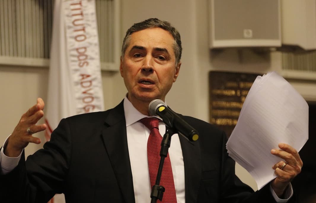 Luís Roberto Barroso é o novo sócio honorário do Flamengo