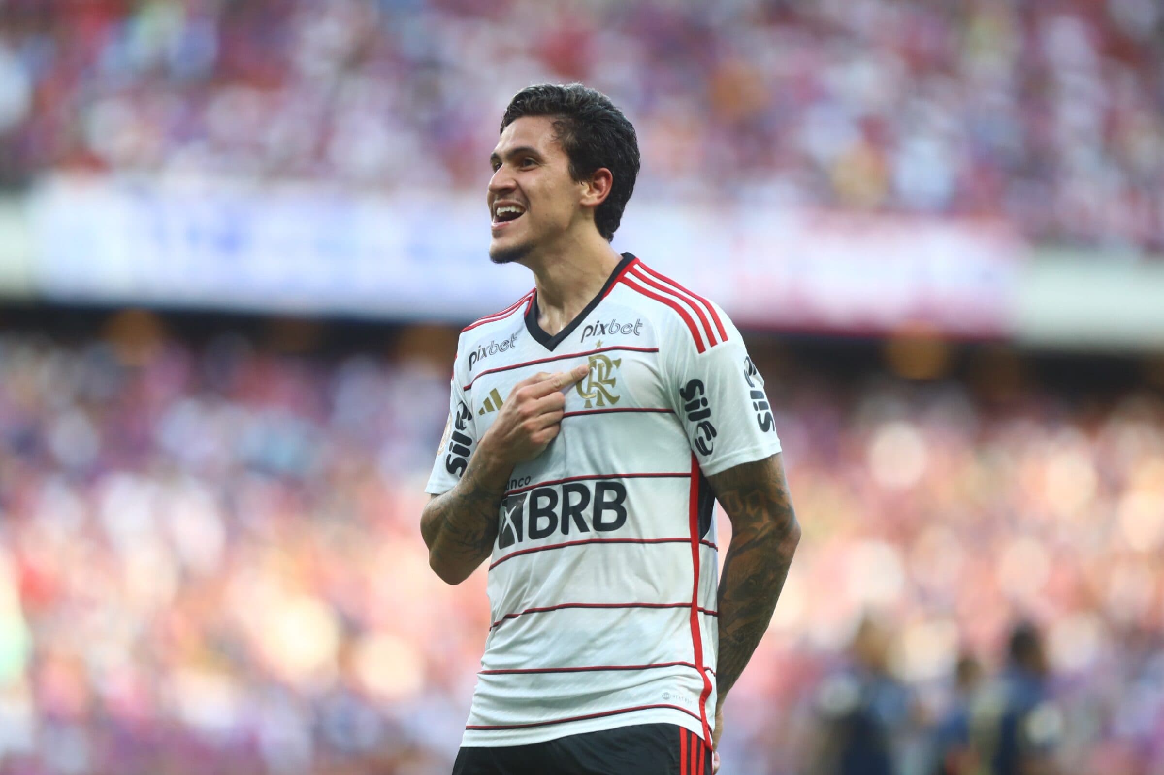 Pedro comemora gol diante do Fortaleza; Flamengo venceu por 2x0 pelo Campeonato Brasileiro