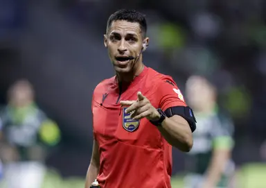 Rodrigo José Pereira Lima será o arbitro de Flamengo x Palmeiras; juiz foi elogiado por Abel Ferreira após jogo com Bahia