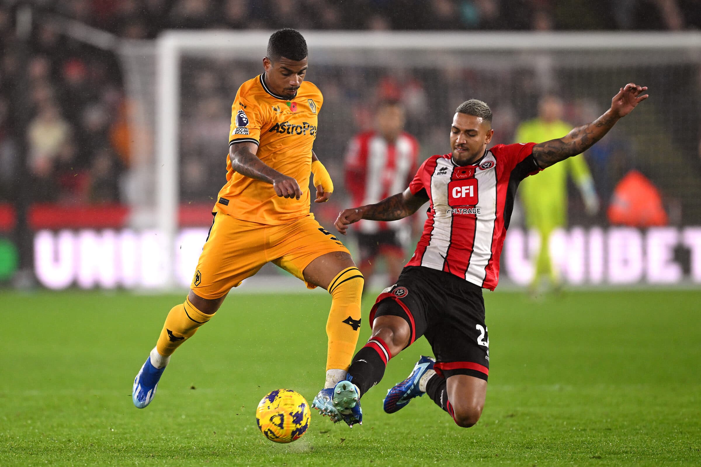 Vinicius Souza, ex-Flamengo, em campo pelo Sheffield contra o Wolverhampton na Premier League
