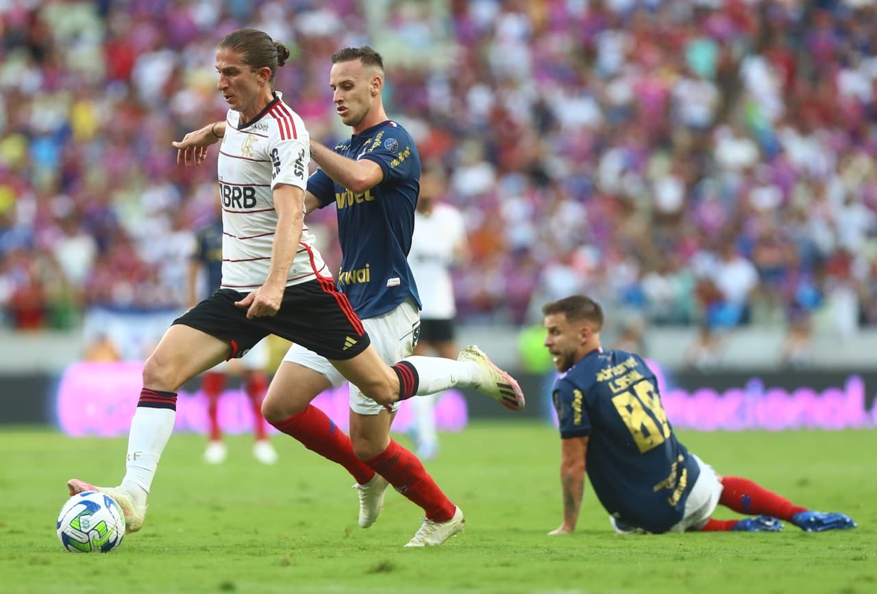 Atuação de Filipe Luis influenciou diretamente na vitória contra o Fortaleza no Castelão pelo Campeonato Brasileiro