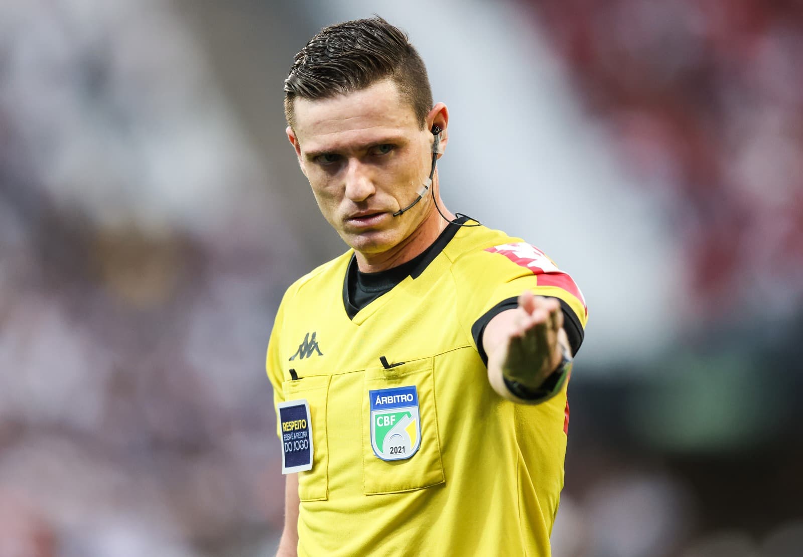 Mesmo sendo uma jogada irregular, o gol do time gaúcho não foi anulado pelo julgado Ramon Abatti.