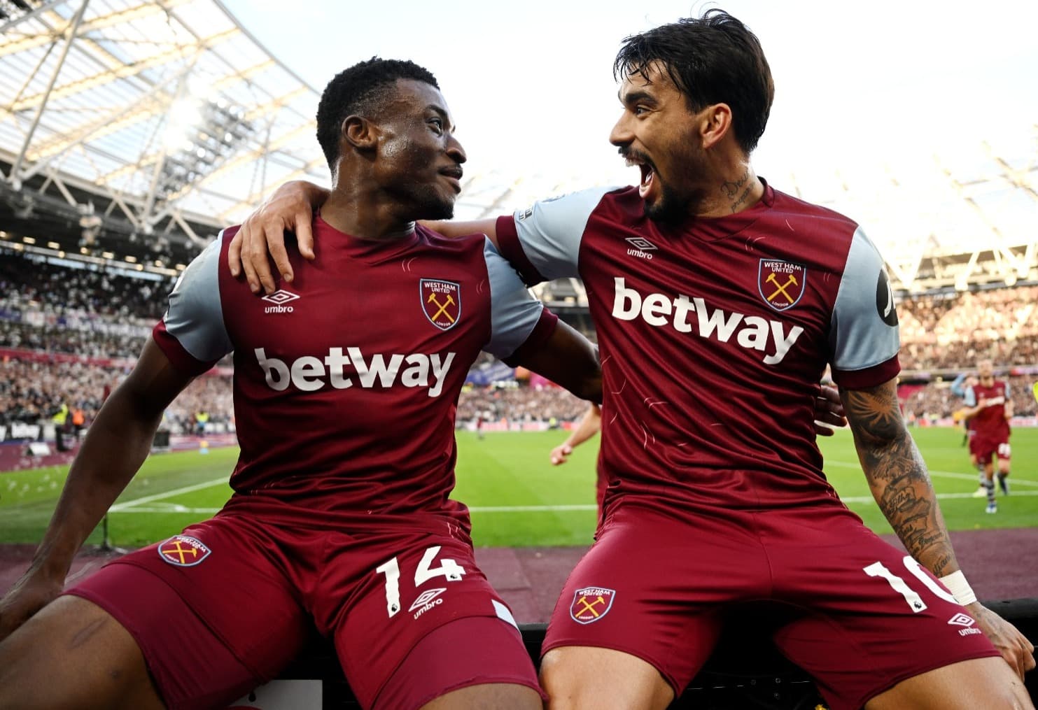 Lucas Paquetá comemora gol com Kudus em West Ham x Wlverhamtpon, time de João Gomes