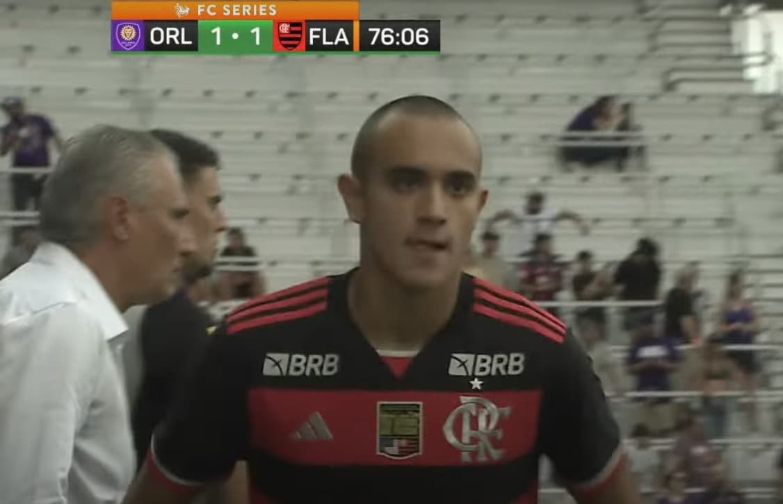 Luis Aucélio entrou na reta final de Flamengo x Orlando City, nos EUA