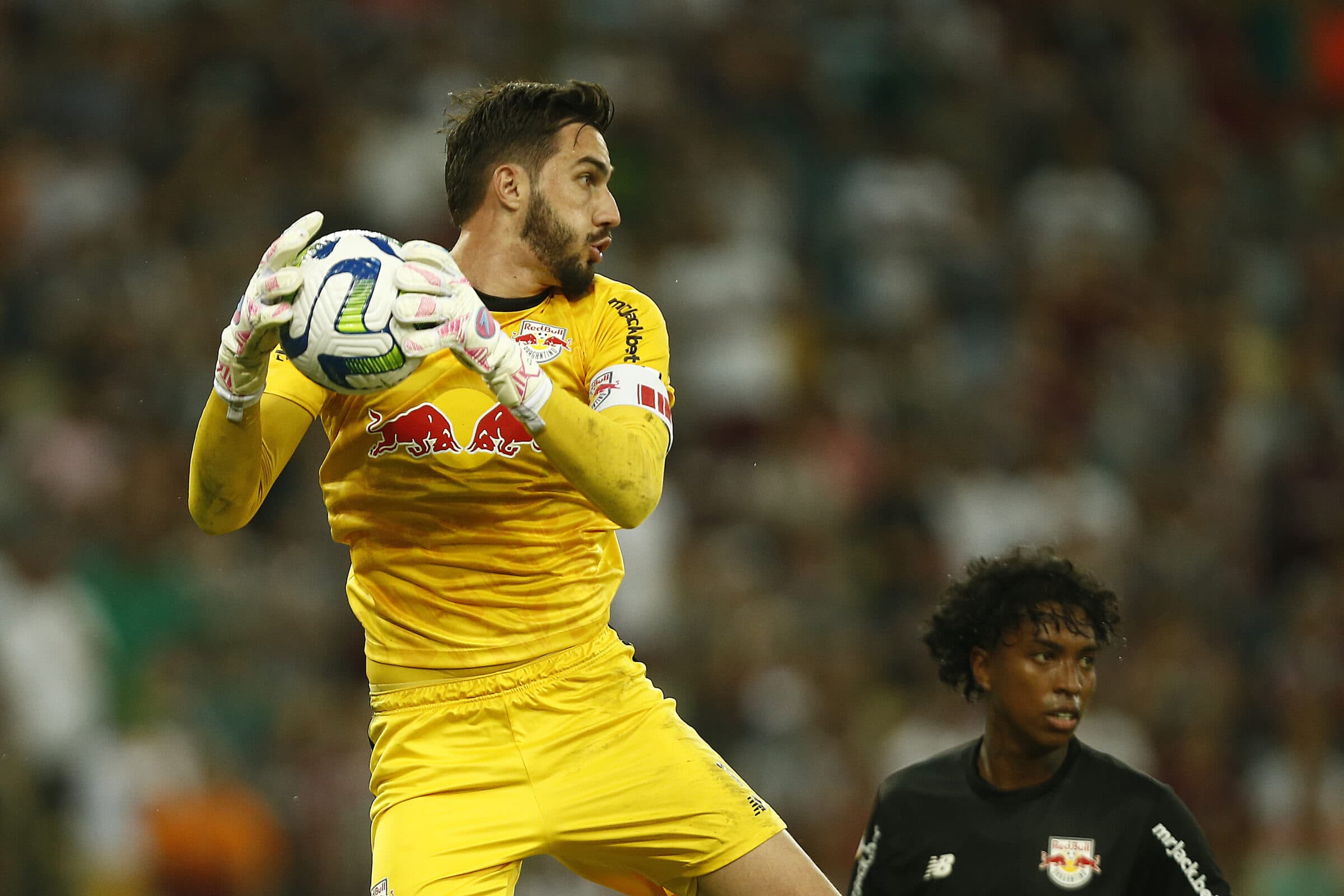 Goleiro Cleiton do Bragantino costuma fechar o gol em partidas contra o Flamengo